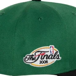 Mitchell & Ness Snapback-Patched Up Snapback Boston Celtics