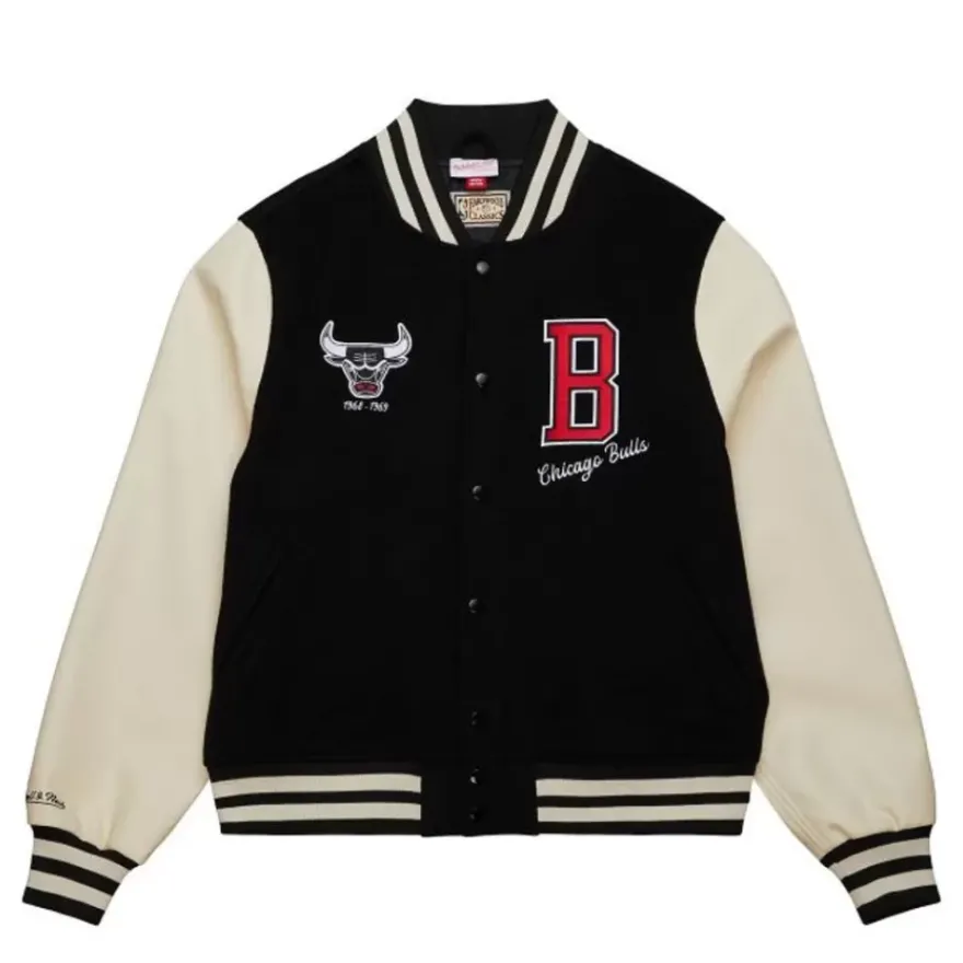 Mitchell & Ness Jackets & Outerwear-Unisex Varsity Jacket Chicago Bulls