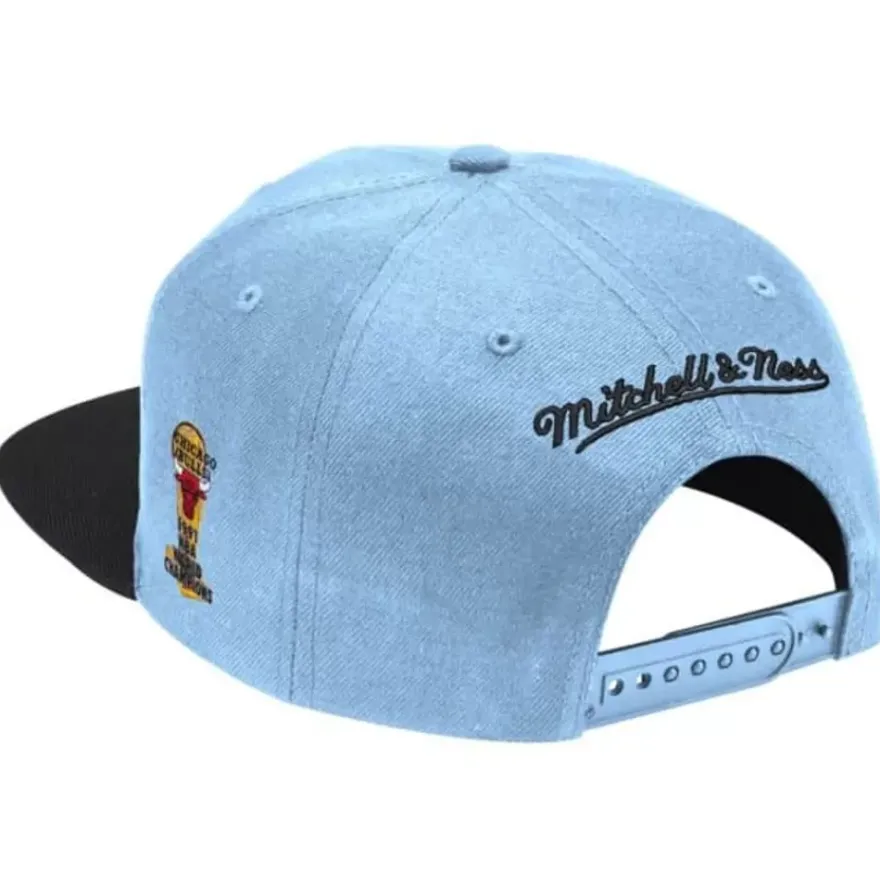 Mitchell & Ness Snapback-University Away 2 Tone Snapback Chicago Bulls